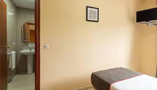 Hostal-Restaurante El Paisano Guadalema de los Quinteros ภายนอก รูปภาพ