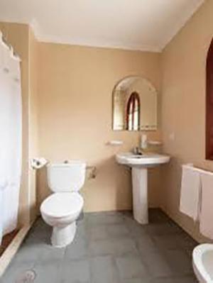 Hostal-Restaurante El Paisano Guadalema de los Quinteros ภายนอก รูปภาพ